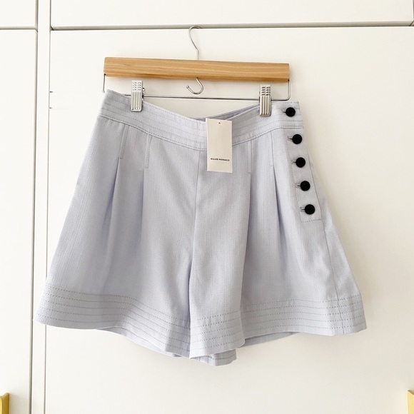 𝅺BNWT Club Monaco shorts with side buttons - Picture 3 of 10